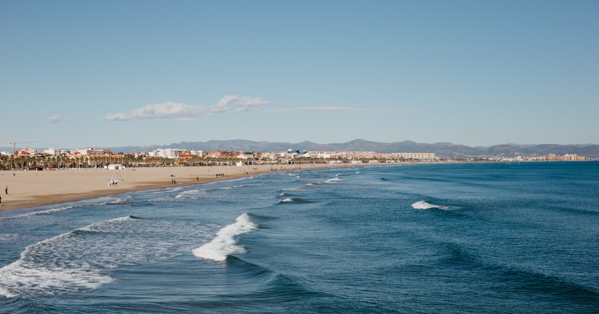 Playa y barrio del Cabanyal en Valencia