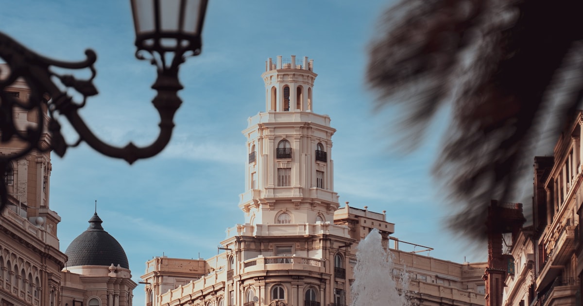 Arquitectura modernista del barrio L'Eixample en Valencia