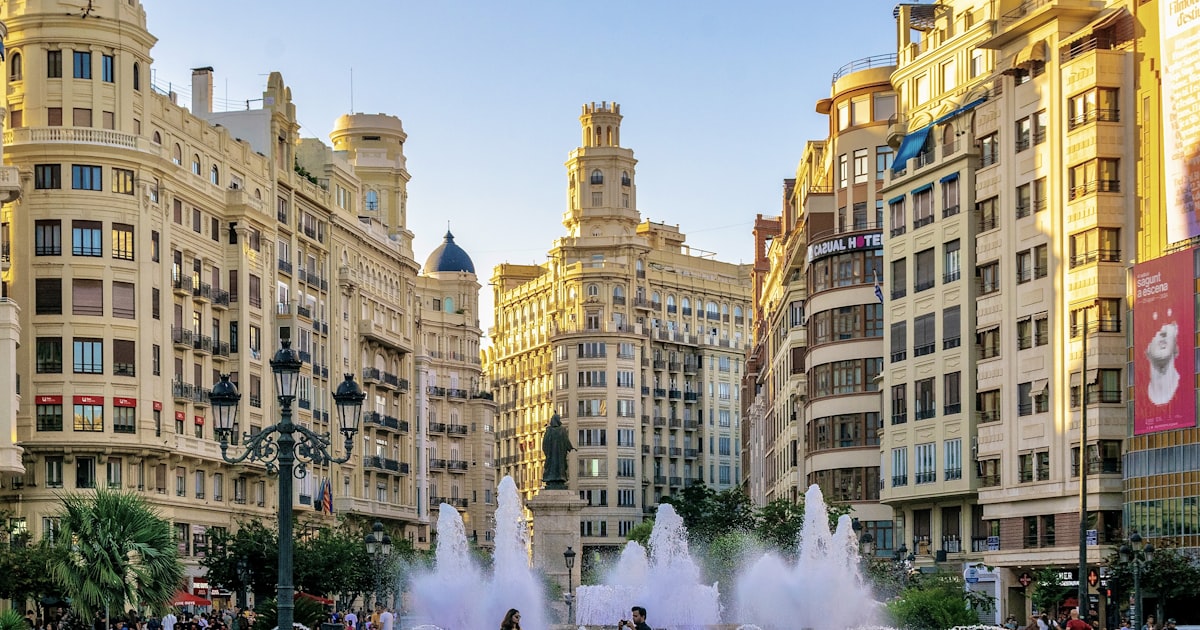 Panoramisch uitzicht over de wijken van Valencia in 2026